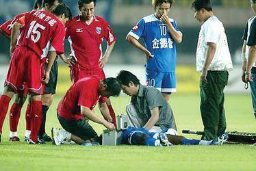 中国足球史上十大犯规,中国十大足球犯规