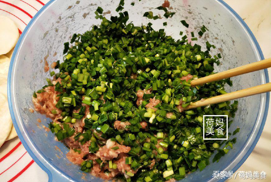 饺子韭菜馅怎么做不出水简单教程,韭菜素馅饺子怎么老是煮破皮