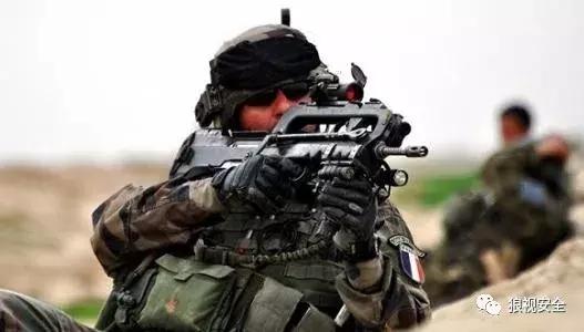 famas自动步枪是95式吗,95式步枪没有空仓挂机吗