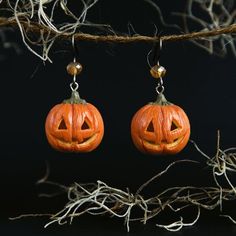 充满魔幻风格的珠宝首饰,暗黑系珠宝首饰