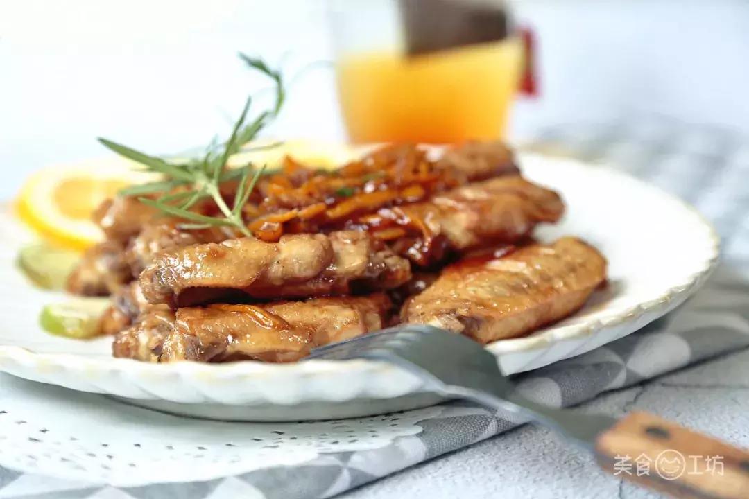 腌制鸡翅需要多久才能入味,如何让腌制鸡翅快速入味