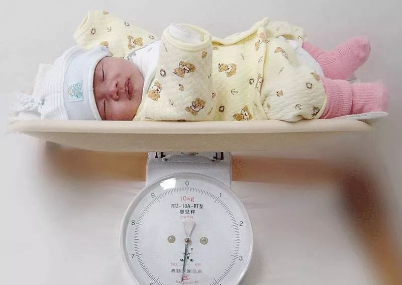 0岁婴儿需要注意什么,0岁宝宝劲大正常吗