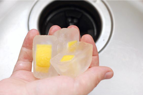 简单实用的自制万能清洁剂,怎么自制万能清洁剂