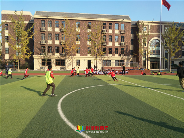 龙市小学vs联丰小学足球比赛,桃花园小学vs中尧路小学足球比赛