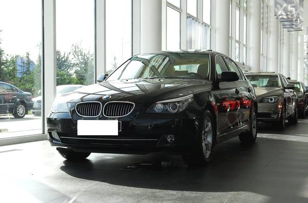 10年13万的奔驰C级和09年9万公里的宝马5系，11万多适合哪台车