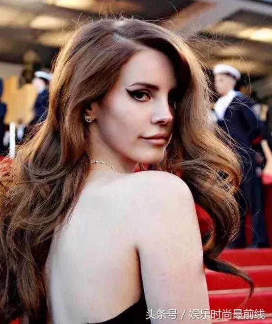 今年最流行的黄皮显白的染发颜色,黄皮显白发色hellobubble