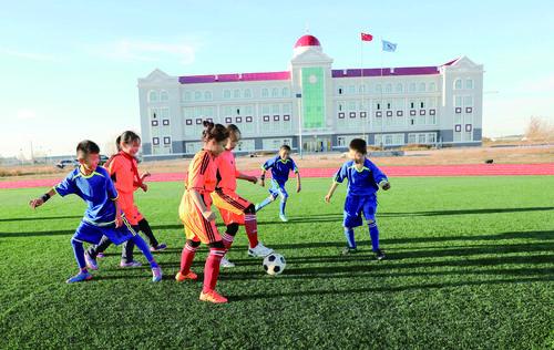 校园足球点亮梦想作文,校园足球星星之火