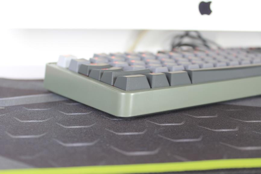 青轴红轴茶轴电竞游戏电脑,青轴全键无冲电竞键盘