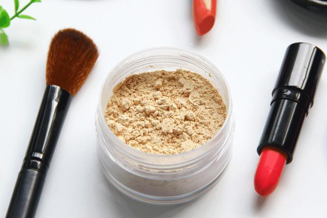 过期化妆品千万别扔有妙招,过期的化妆品不用扔