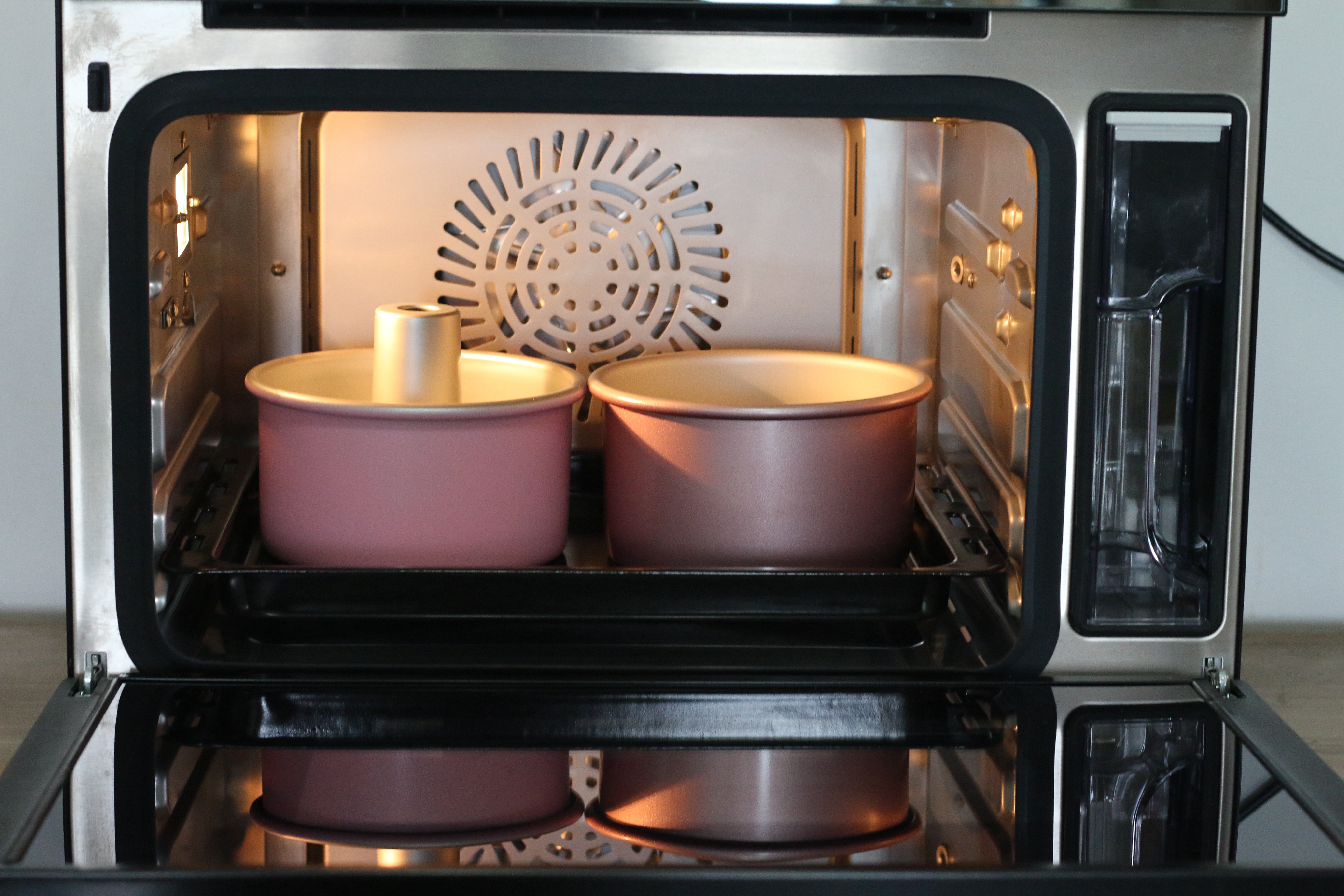 叫老公买了一台机器，厨房做菜无油烟，皮肤也变好，还宽敞了许多