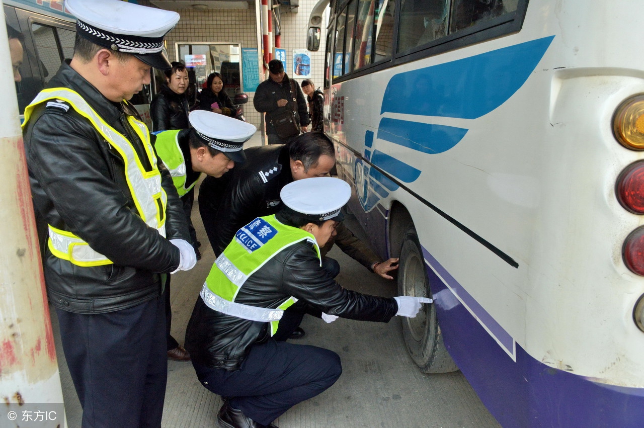 手机刷公交车怎么刷还可以换乘,刷公交乘车码要多少钱