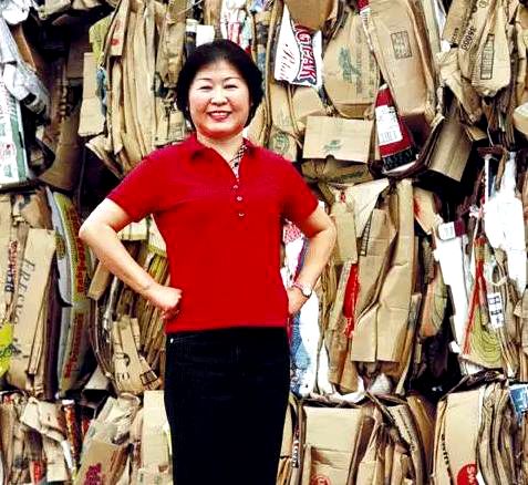 捡垃圾起家的女首富,收废纸起家的中国女富豪