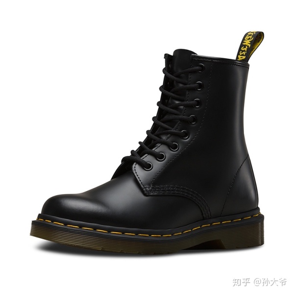 每个男人都需要一双这样的马丁靴,年轻人的第一双马丁靴