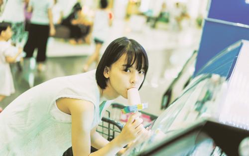 小伙子救美女总裁应聘成功,小伙救美女没想到她是集团总裁