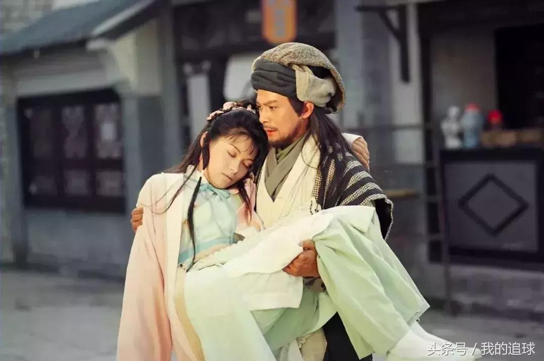 我的青春，一半给了足球，一半给了金庸