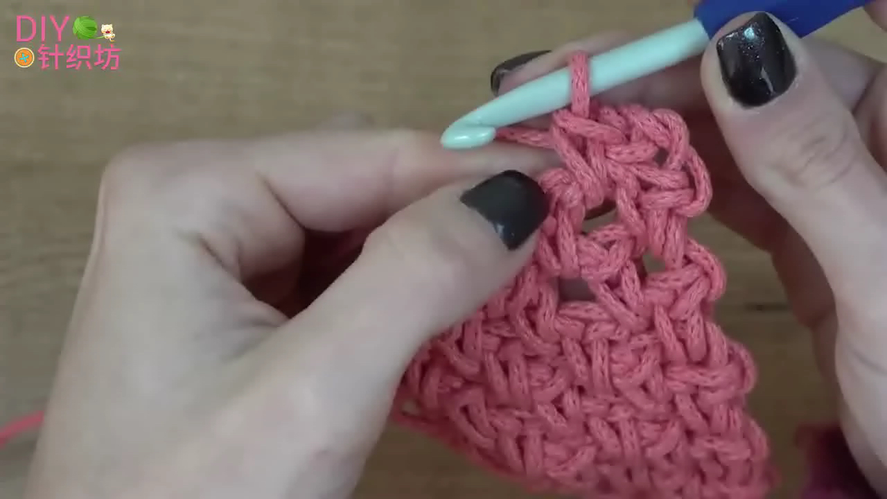 钩针编织三角围巾教程,钩针编织三角围巾视频教程