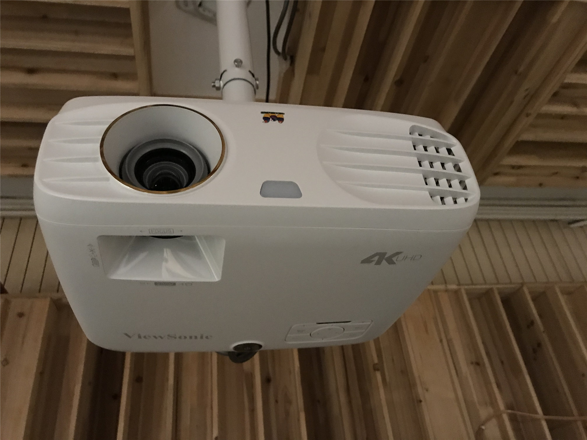 原来低端4K也可以这样碾压1080P-4KDLP投影机是否值得购买？