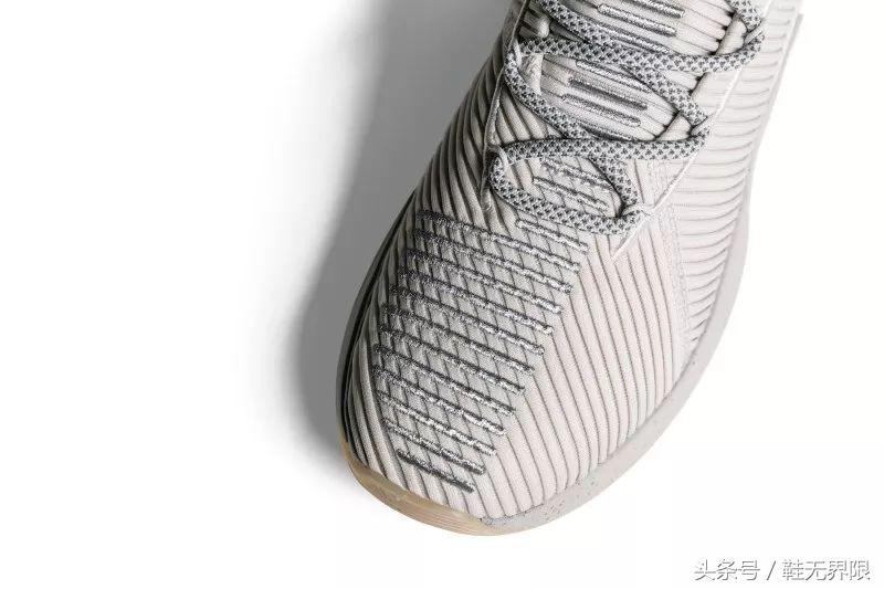 德里克罗斯上脚最后一代签名鞋,花有重开日玫瑰再绽放