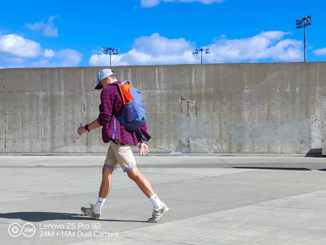 鐪熷叏闈㈠睆宸呭嘲涔嬩綔,绐佺牬鍏ㄩ潰灞忔瀬闄愮殑鏃朵唬鍗冲皢鏉ヤ复
