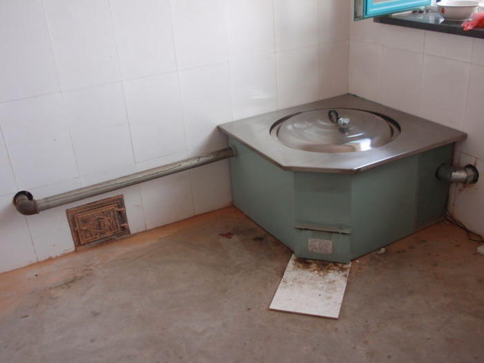 如今农村不用燃气了！潮流这种新式灶台，干净节能，冬天还能取暖