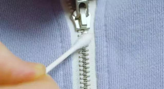 拉链拉不拢的妙招,拉链拉不合小妙招