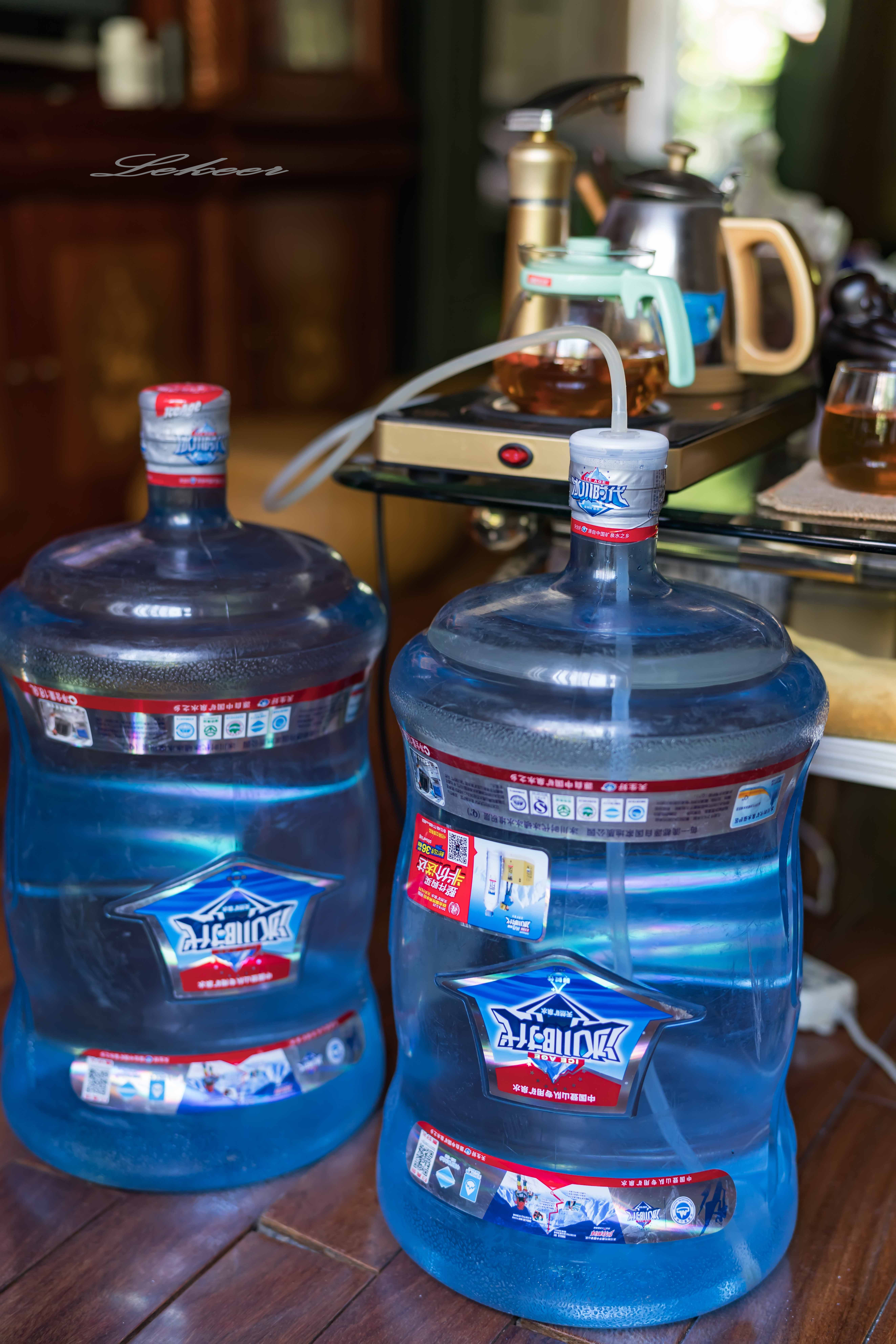 桶装水开封三天细菌比自来水高,桶装水没开封半年喝了会怎样