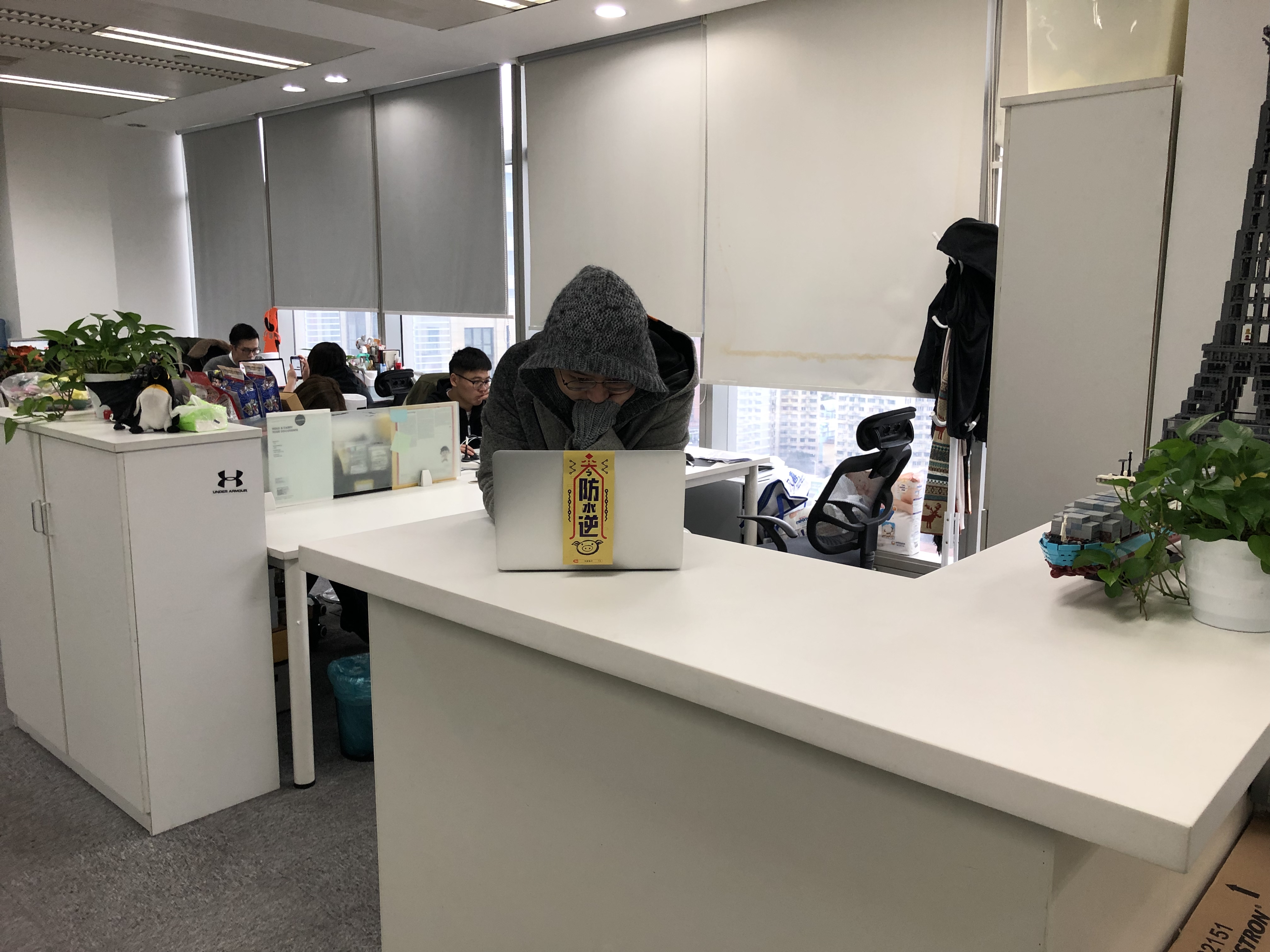 这届90后真敢买,14小时抢空60岁的大叔制造的内衣!