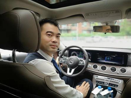 藏龙卧虎！揭秘豪华车司务员：手工炒茶远洋航海还有木雕艺术家