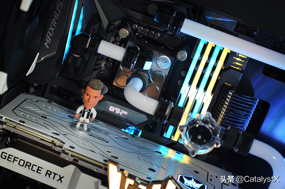 又是爬坑的一年—2018年里一路折腾过来的主力机桌面展示