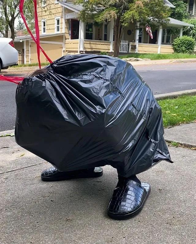 巴黎世家七夕土味广告,巴黎世家的七夕广告真的土爆了吗