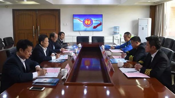 直击救助直升机索降救援,直击直升机拍下罕见一幕