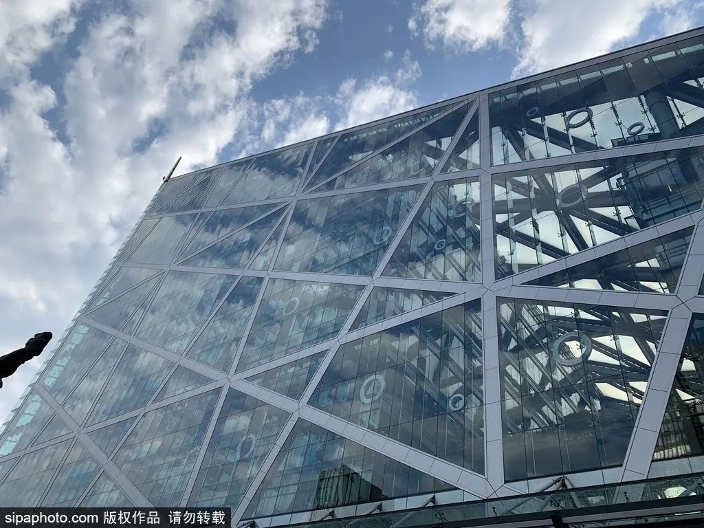 一个地铁站三条线,地铁边的吃喝玩乐