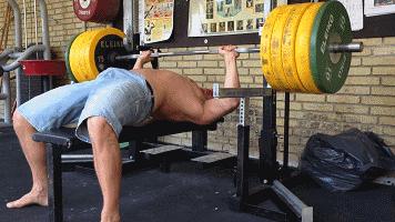 男子被120公斤杠铃压脖死亡后续,140斤杠铃砸中小伙胸部