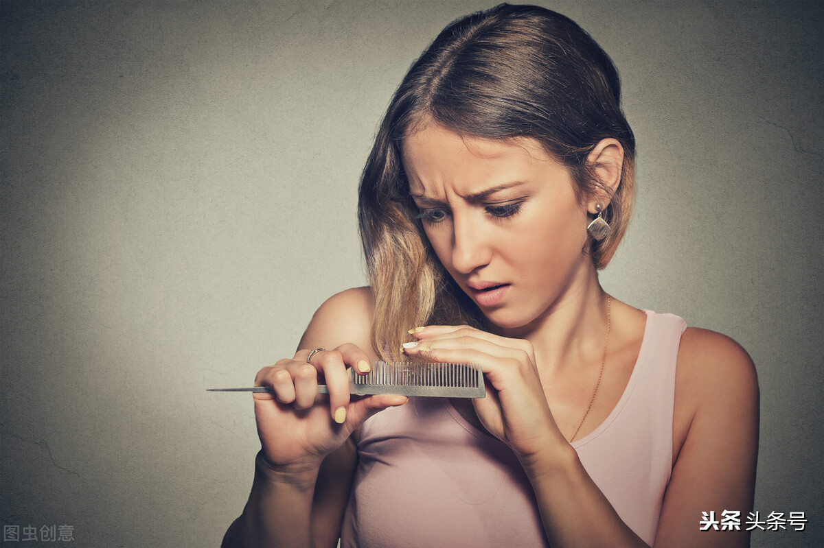 头发一抓一大把脱发严重怎么办,头发每天一大把一大把的掉怎么办