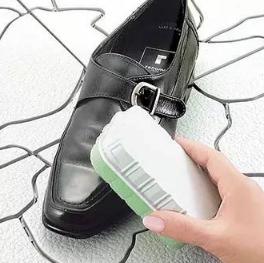 洗鞋子神器去污洗白家用推荐,布艺鞋子清洗剂强力去污