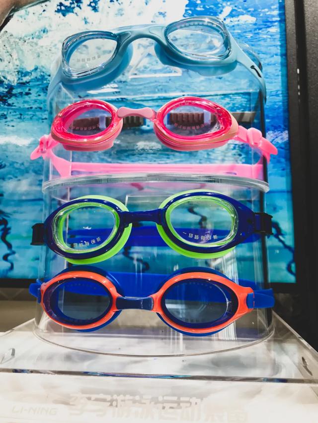 儿童游泳要泳帽吗,宝宝游泳用戴泳帽吗