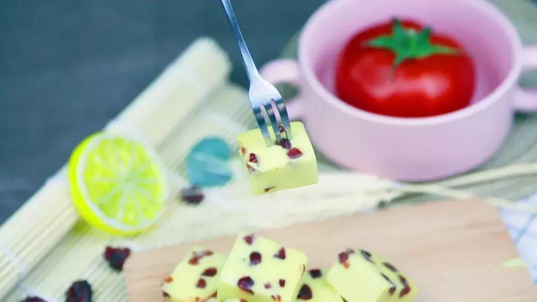 如何做小奶糕,新鲜出炉软糯香甜的小奶糕