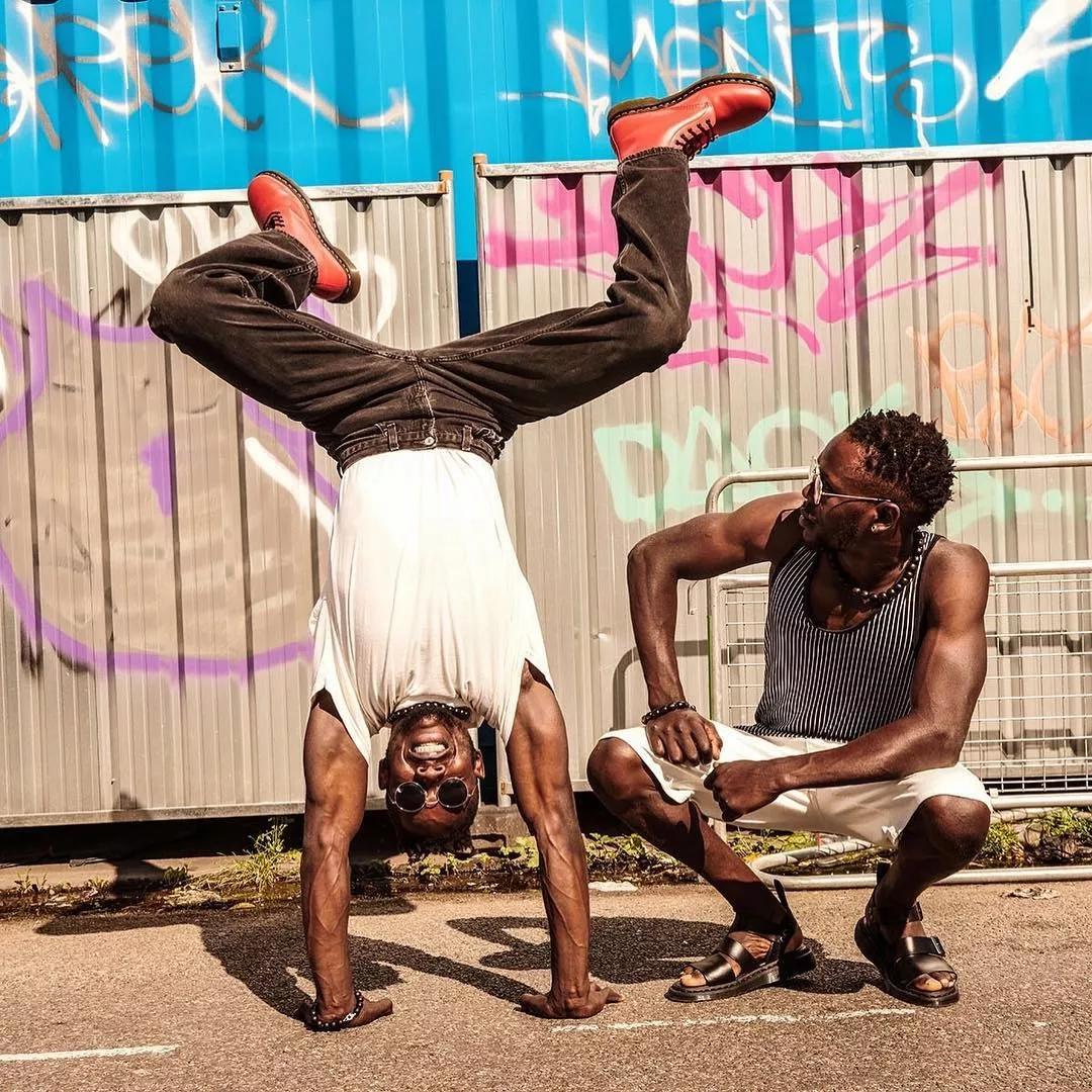 从小混混到帝国君王,从小混混到西服暴徒