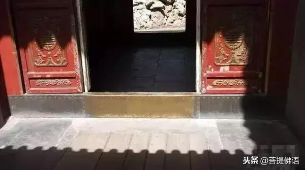 为什么寺庙门槛不能踩,踩了寺庙门槛怎么补救啊