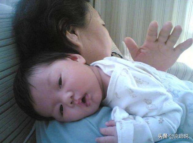 喂奶时妈妈晕怎么回事,喂奶妈妈突然感觉头晕