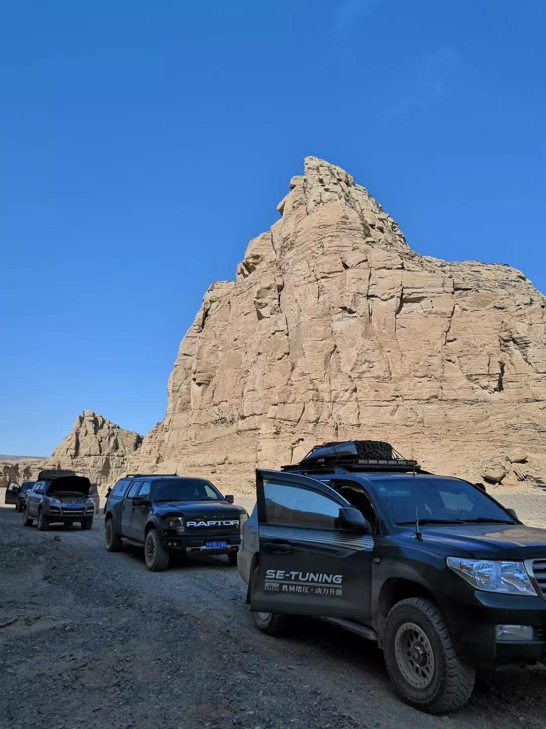 2018酷路泽4.0最顶配,2022年酷路泽4.6顶配