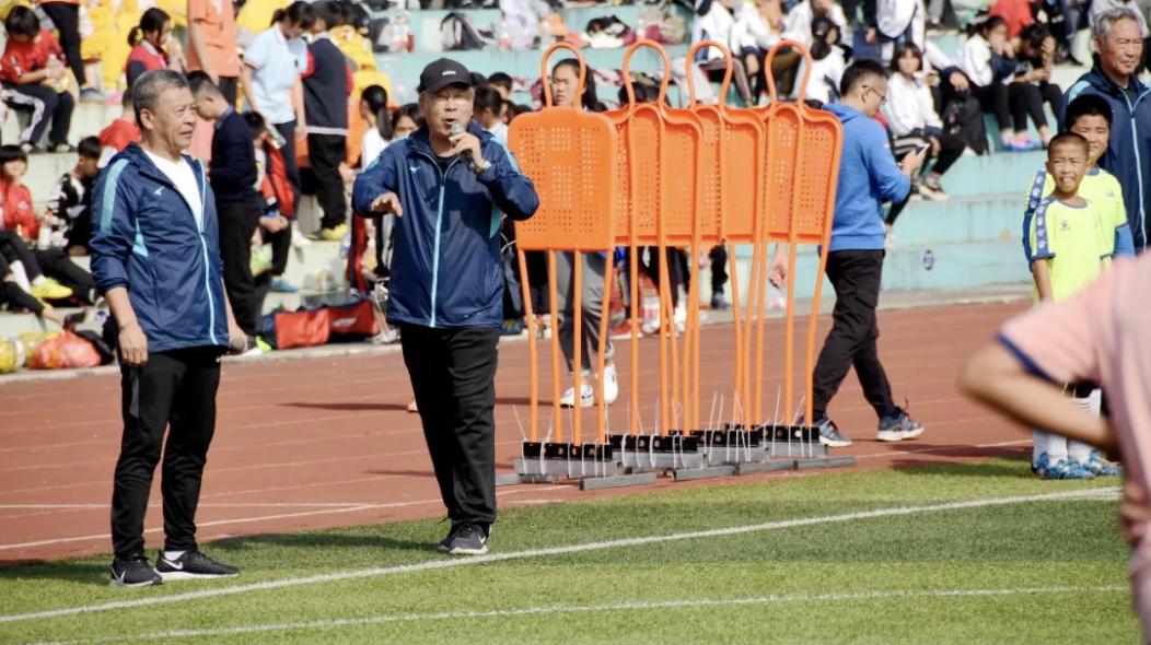 新闻｜“一双足球鞋”项目捐赠足球装备，助力绍兴足球小将足球梦