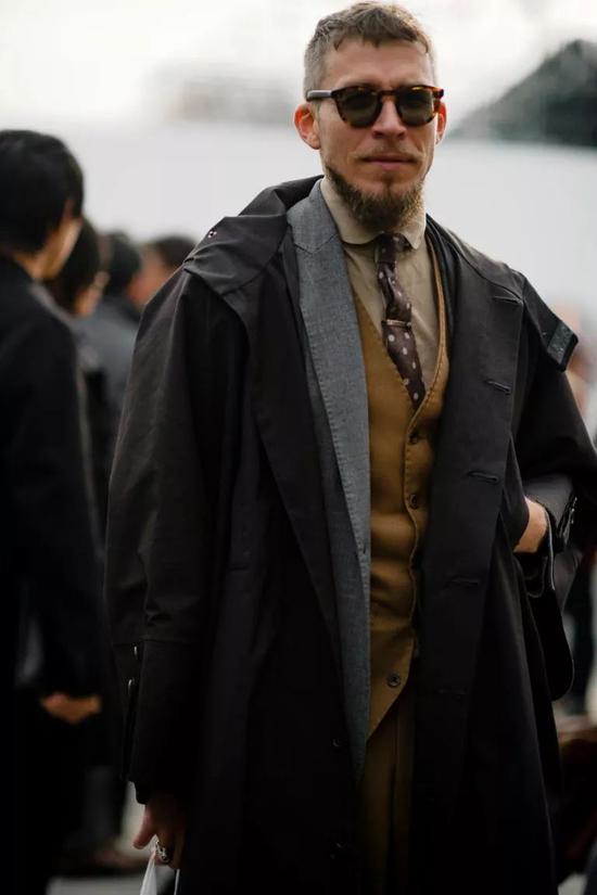 什么是女生最想“拥抱”的男生穿搭？韩剧男主们都在学！温暖帅气