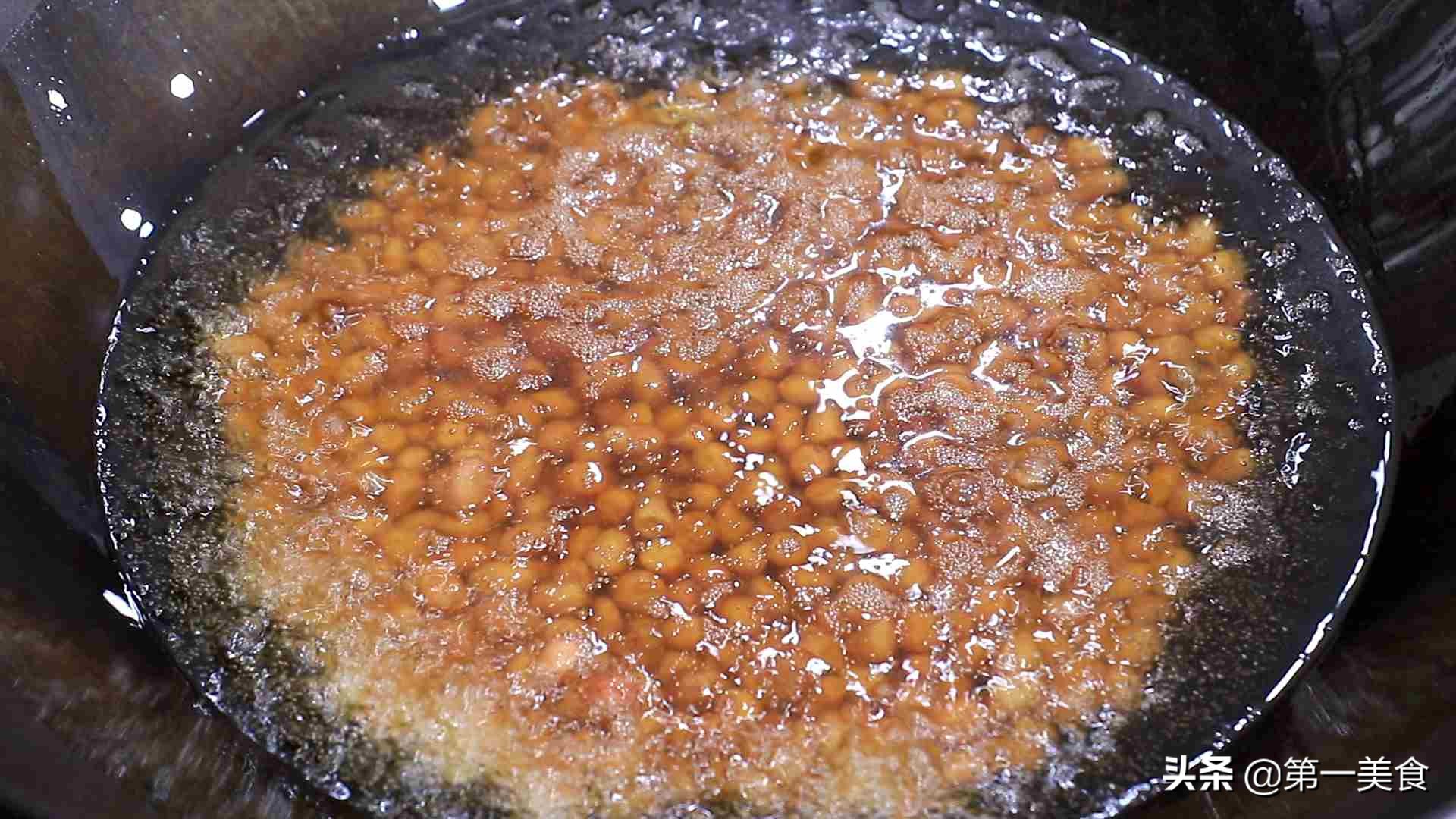 炸花生米有啥技巧教你正确做法,炸花生米怎么会掉皮