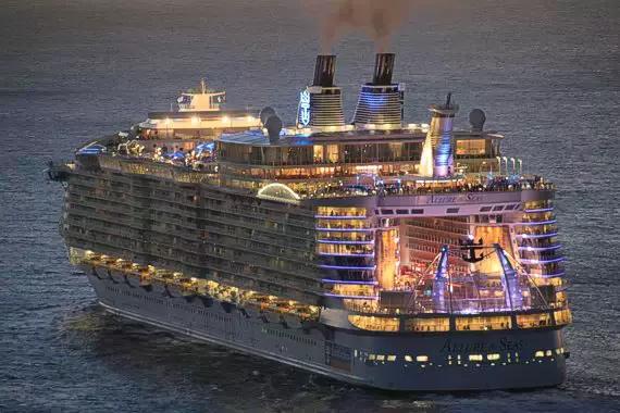 全球旅游超级豪华游轮,全球最大最豪华游轮