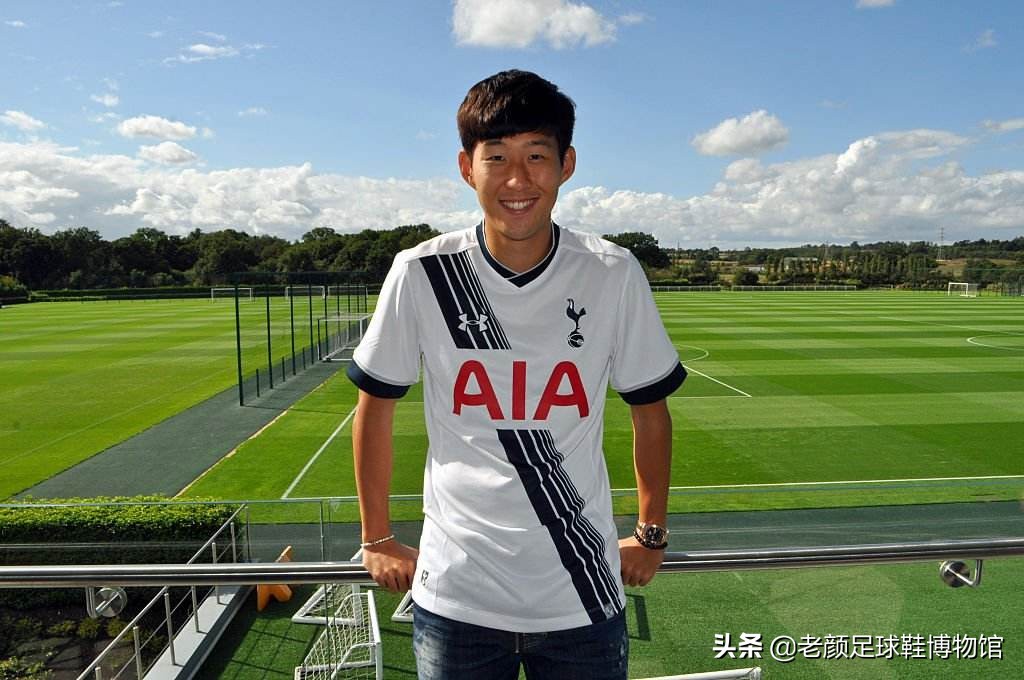 亚洲球王恶意蹬踏染红，除禁赛难逃父亲责罚，因为人性比足球重要