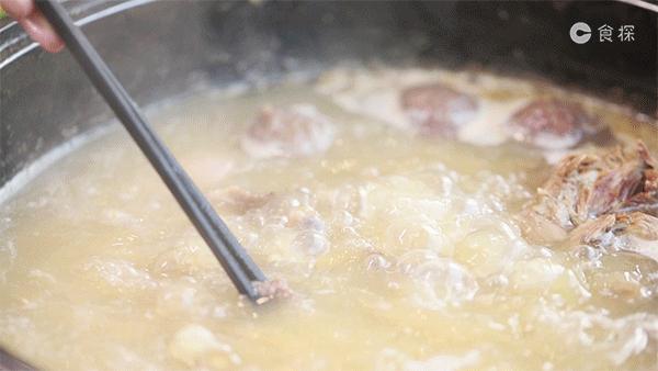 这家牛肉火锅好吃又实惠,一家值得品尝的牛肉火锅店