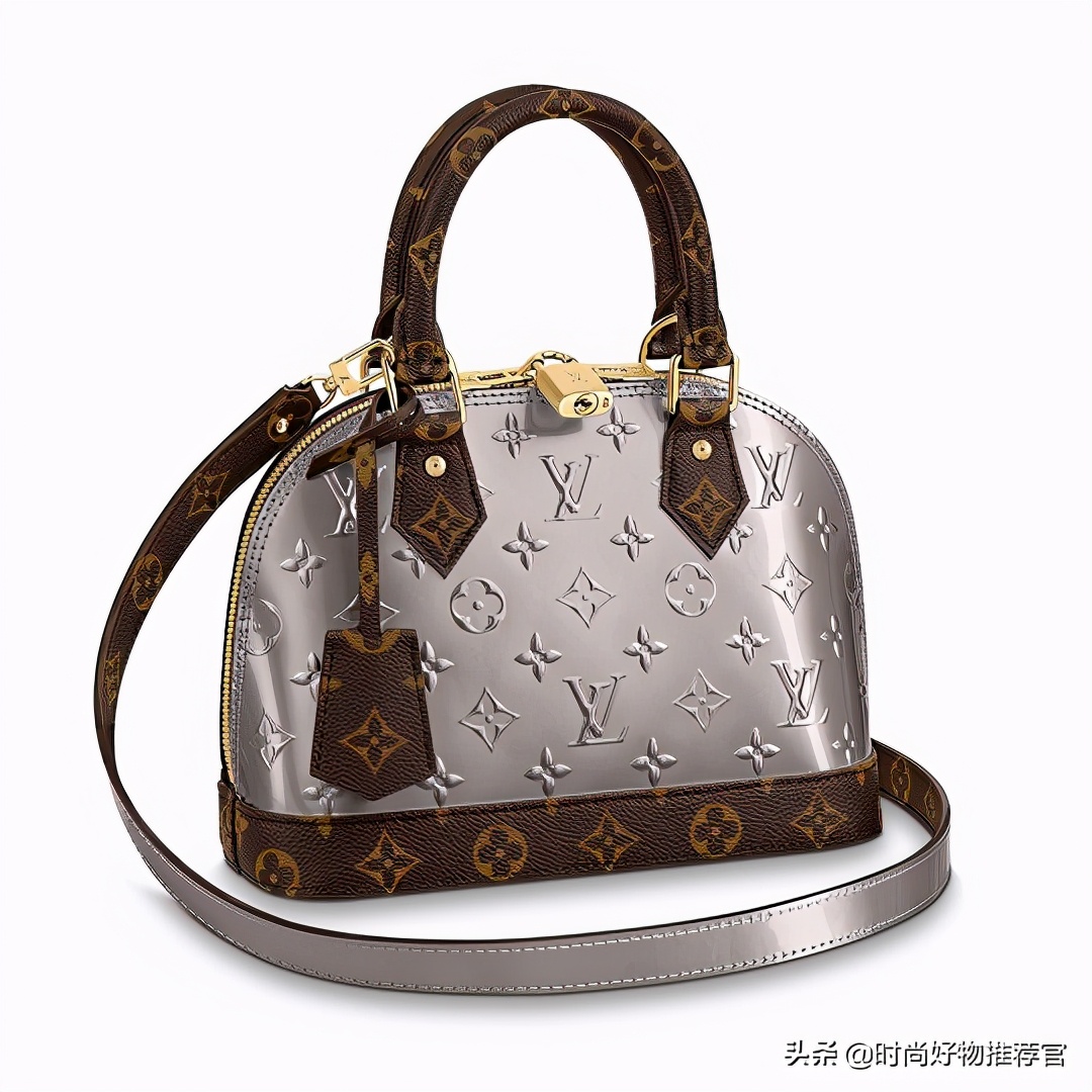 lv黑色牛皮压花邮差包新款有链条,lv新包真皮包