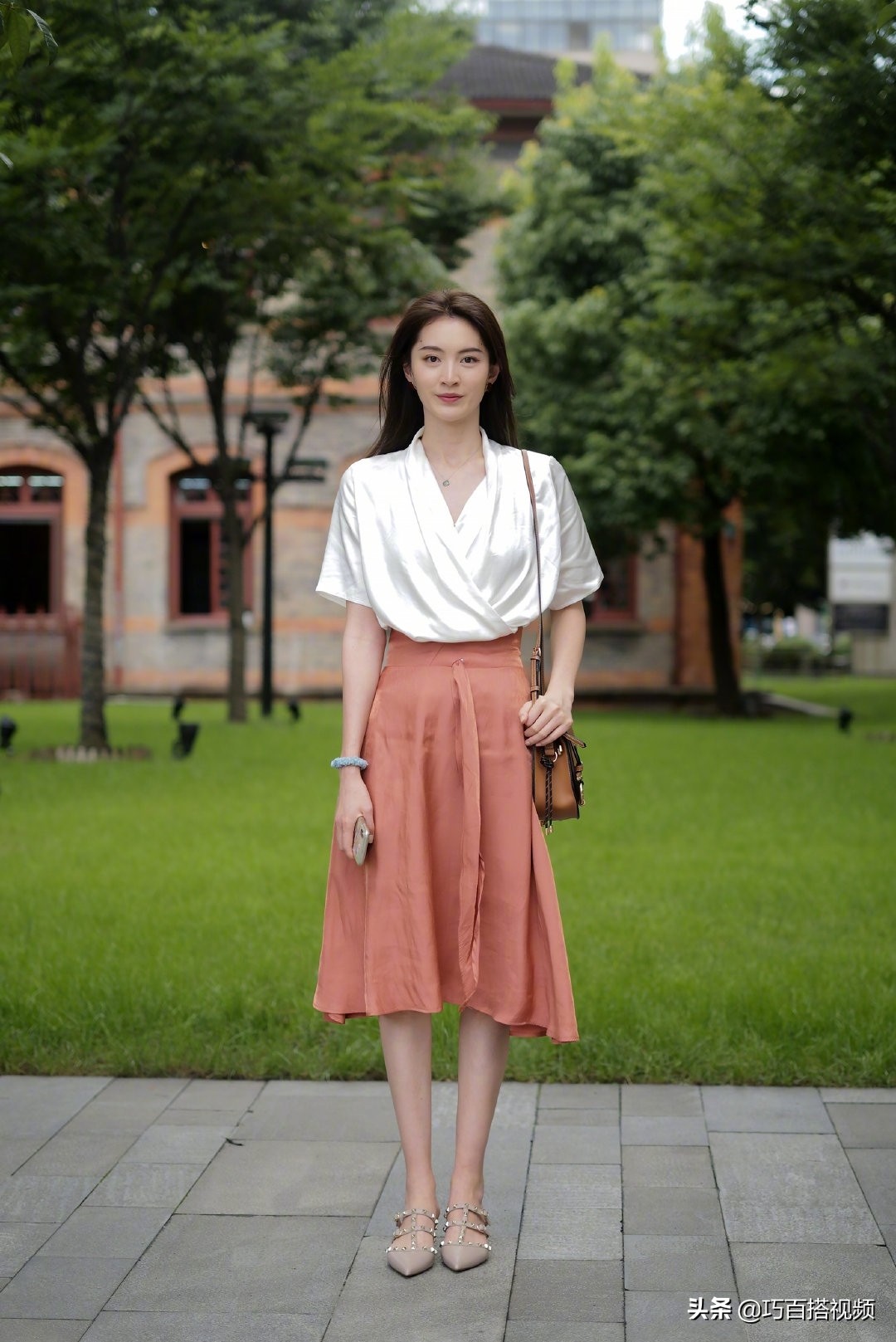 别再自怨自艾了!衣服穿不出彩只因没注意这个细节,快来长长见识