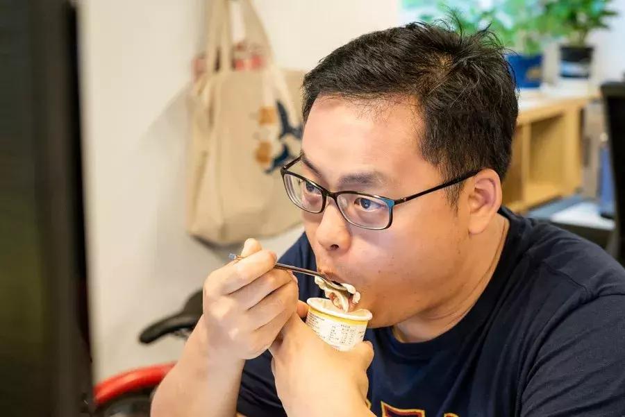 网上很火的冰淇淋试吃,试吃九个冰淇淋